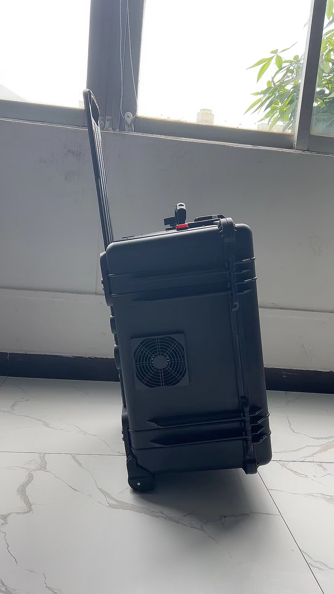 集美手拉箱型移动通信干扰器